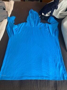 XL Nike Bright Blue Hooded Dri-FIT Pullover with hood